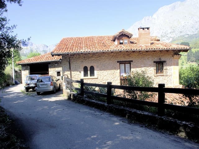 6 slaapkamer Finca/Landhuis te koop in Potes - € 490.000 (Ref: 8839797)