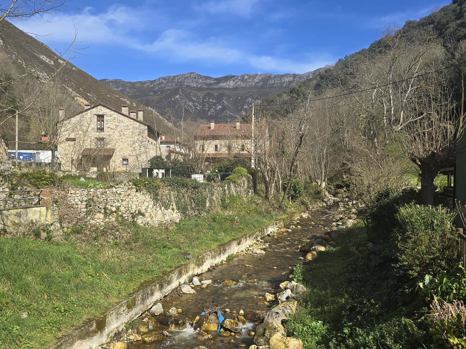 32 soveværelse Virksomhed til salg i Cabrales - € 1.400.000 (Ref: 8862880)