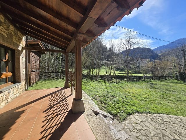 32 soveværelse Virksomhed til salg i Cabrales - € 1.400.000 (Ref: 8862880)