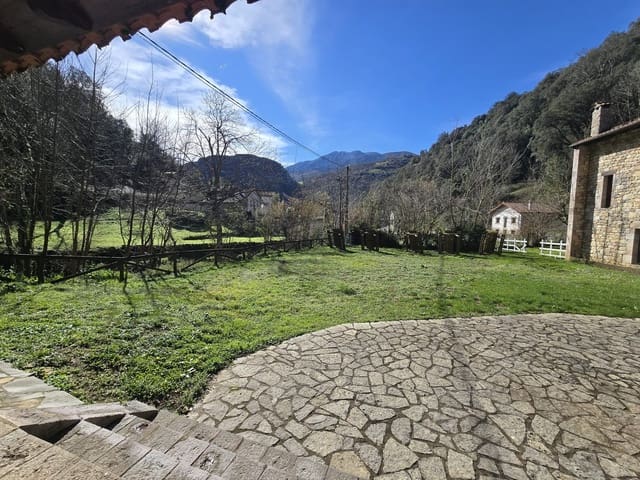 32 soveværelse Virksomhed til salg i Cabrales - € 1.400.000 (Ref: 8862880)