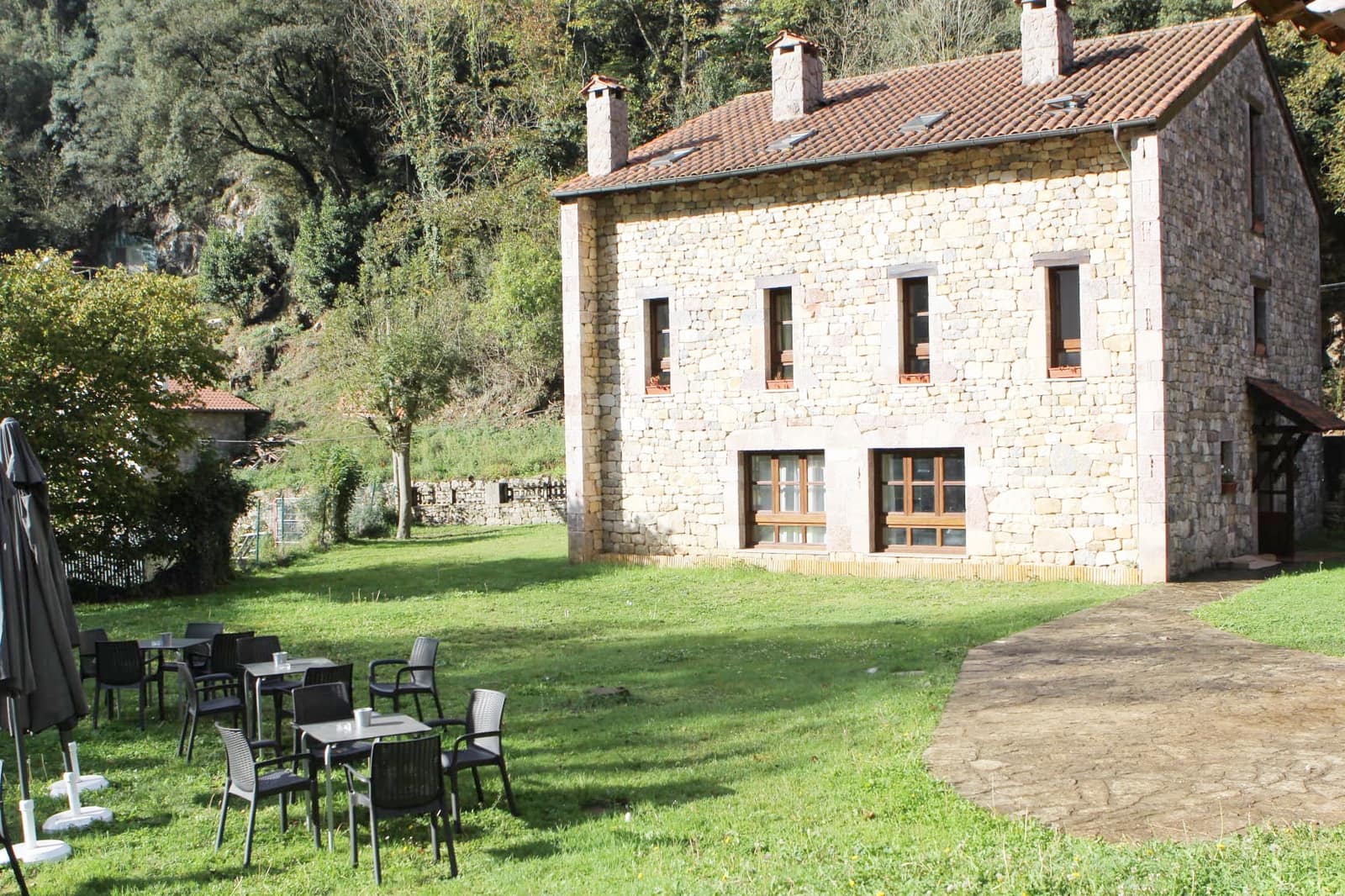 32 soveværelse Virksomhed til salg i Cabrales - € 1.400.000 (Ref: 8862880)