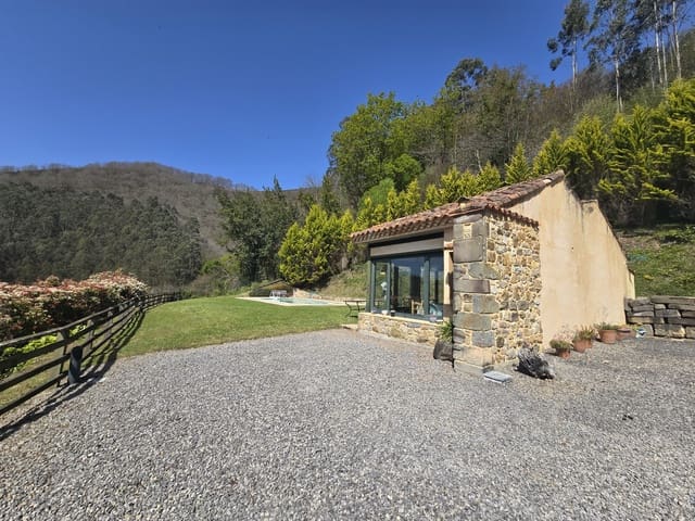 Finca/Landehus til salg i Arriondas med swimmingpool garage - € 400.000 (Ref: 8990112)