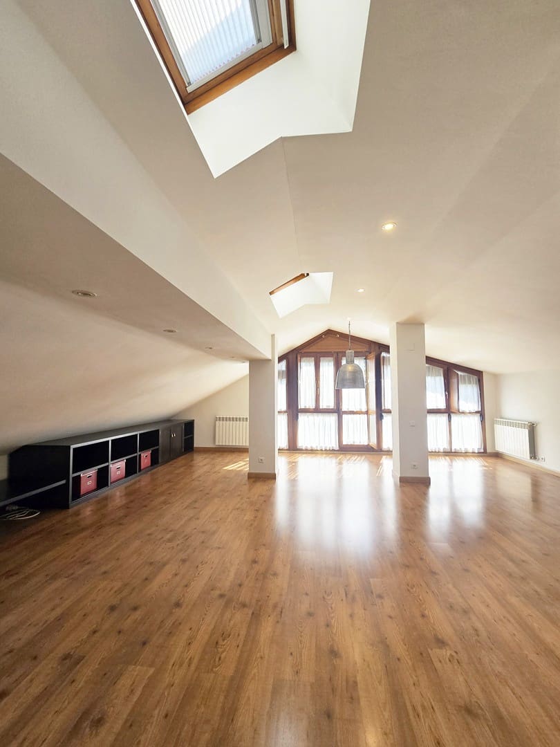 3 bedroom Villa for sale in Llanera with pool - € 498,000 (Ref: 9788763)