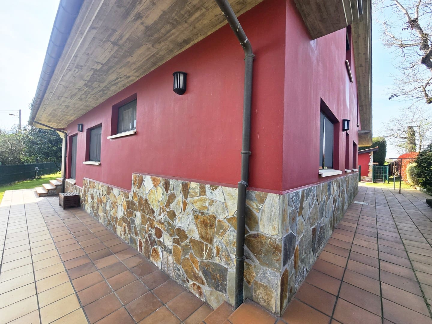 3 bedroom Villa for sale in Llanera with pool - € 498,000 (Ref: 9788763)