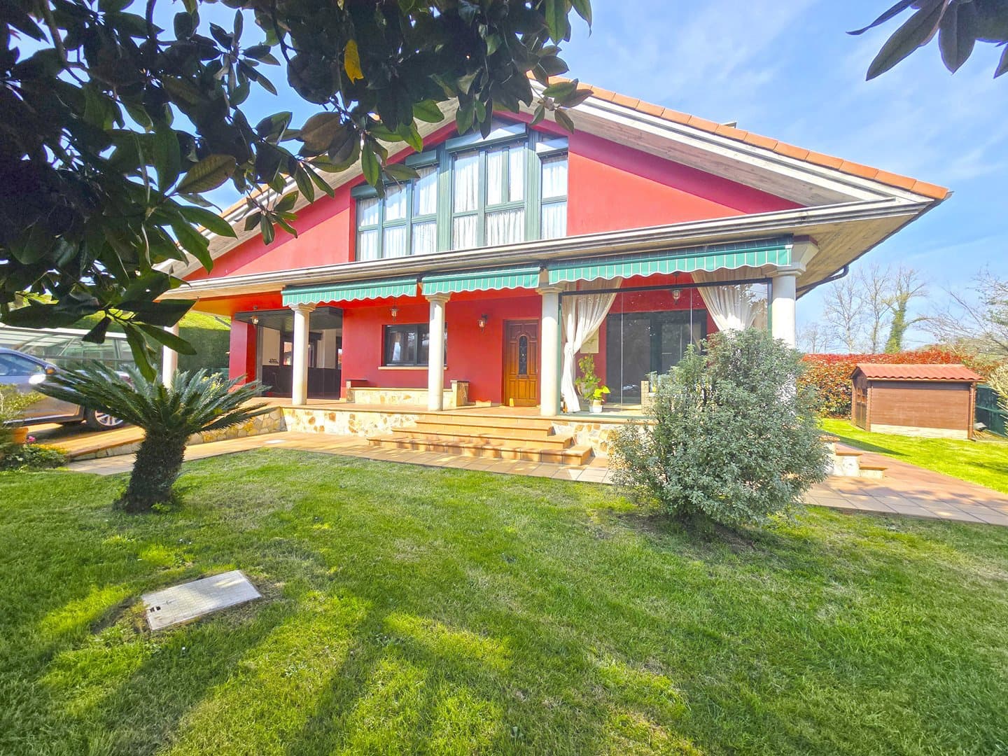 3 bedroom Villa for sale in Llanera with pool - € 498,000 (Ref: 9788763)
