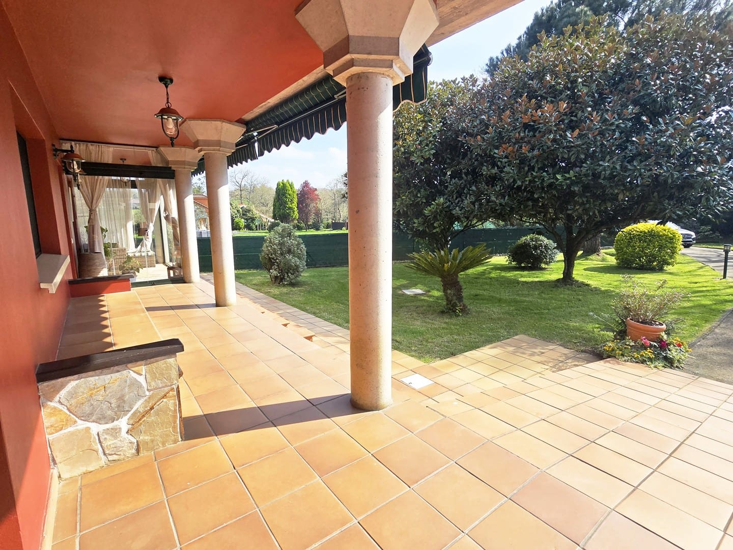 3 bedroom Villa for sale in Llanera with pool - € 498,000 (Ref: 9788763)