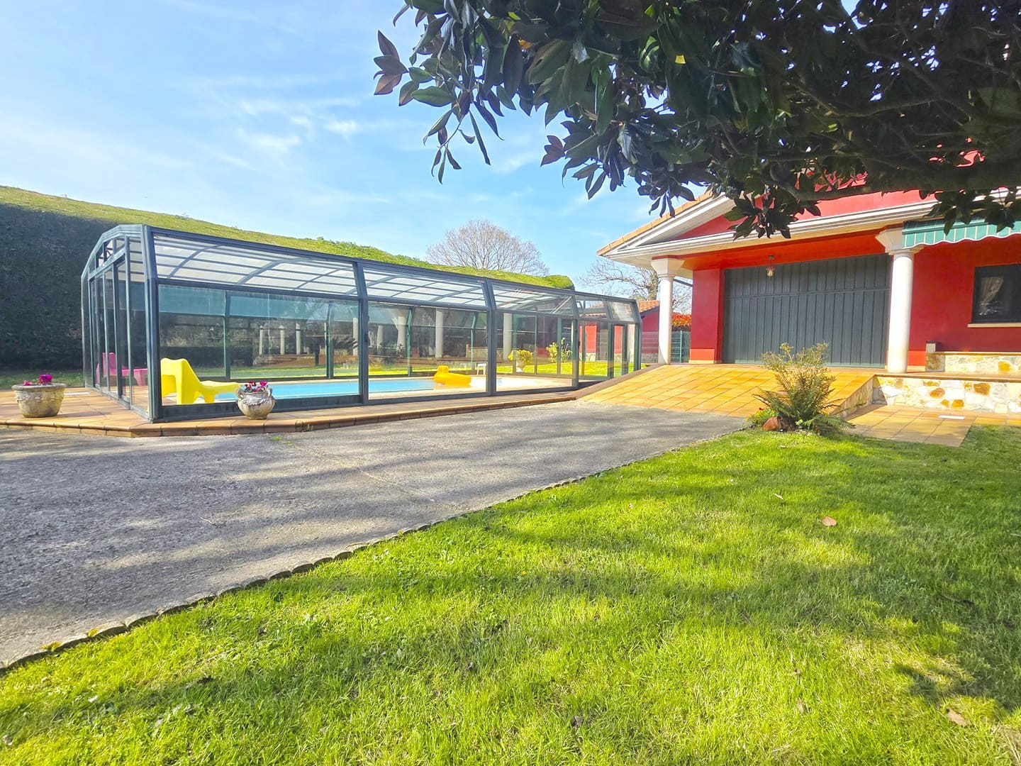 3 bedroom Villa for sale in Llanera with pool - € 498,000 (Ref: 9788763)