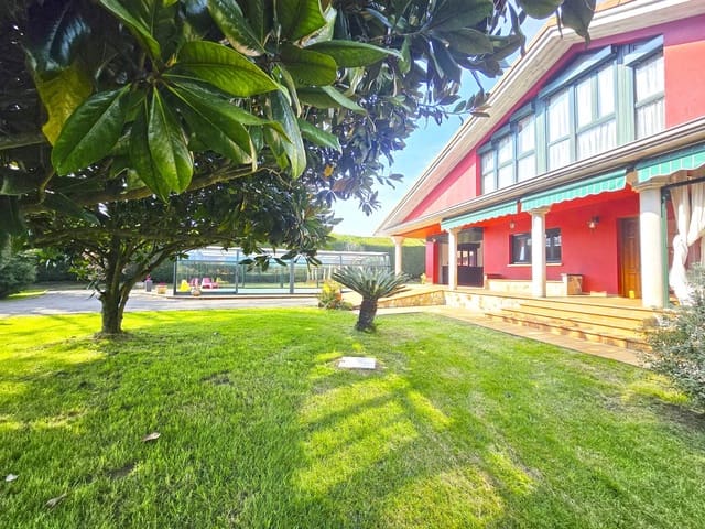 3 bedroom Villa for sale in Llanera with pool - € 498,000 (Ref: 9788763)