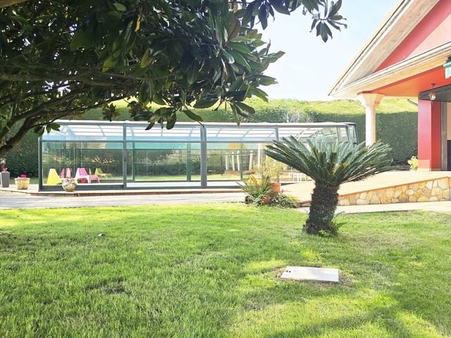 3 bedroom Villa for sale in Llanera with pool - € 498,000 (Ref: 9788763)