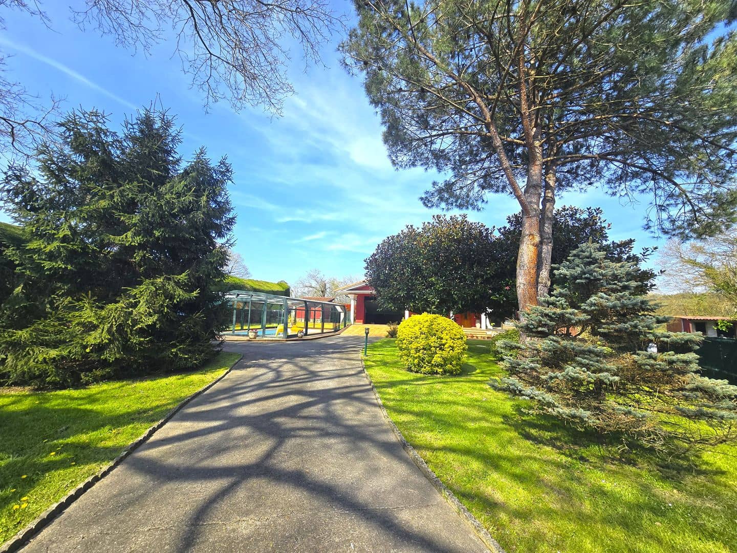 3 bedroom Villa for sale in Llanera with pool - € 498,000 (Ref: 9788763)