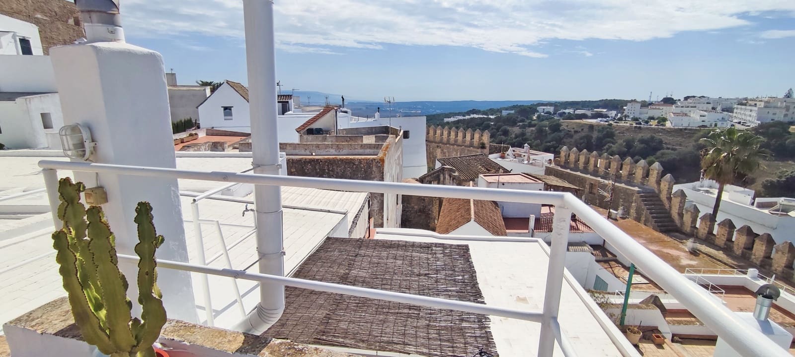 3 bedroom Apartment for sale in Vejer de la Frontera - € 260,000 (Ref: 4287191)