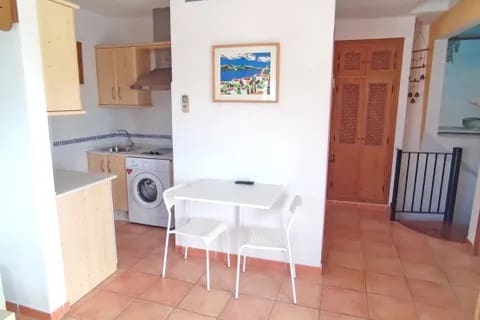 3 bedroom Apartment for sale in Vejer de la Frontera - € 260,000 (Ref: 4287191)