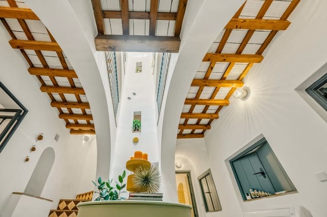 6 bedroom Townhouse for sale in Vejer de la Frontera - € 829,000 (Ref: 9159019)