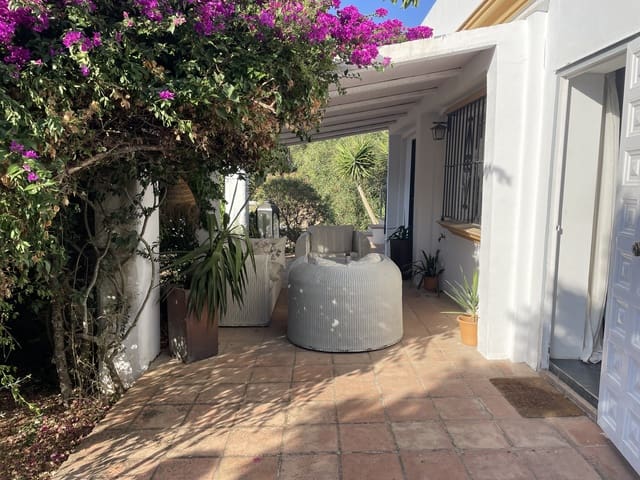 2 bedroom Finca/Country House for sale in Vejer de la Frontera with pool - € 380,000 (Ref: 9314290)