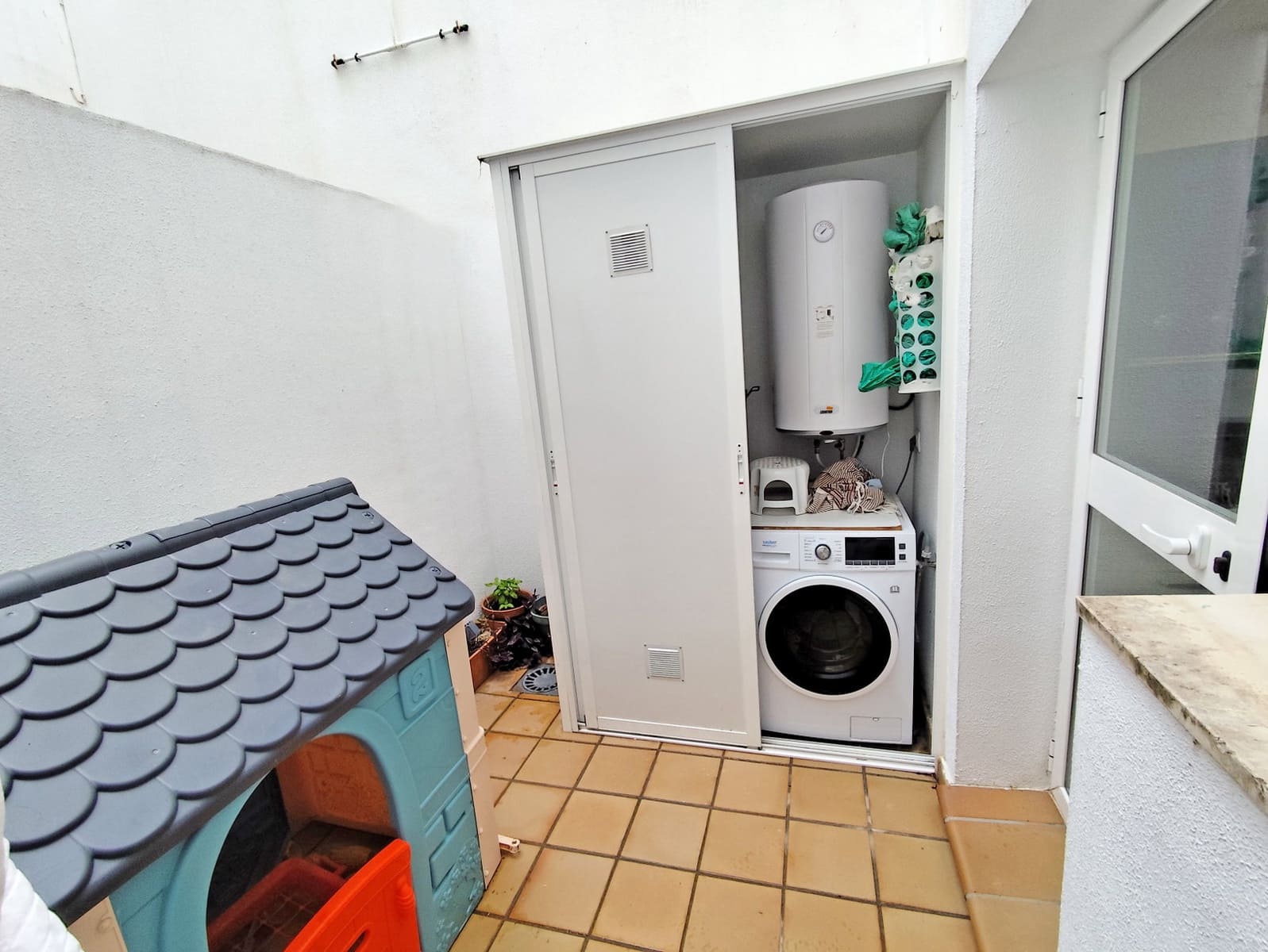 5 bedroom Townhouse for sale in Vejer de la Frontera with pool - € 350,000 (Ref: 9889519)