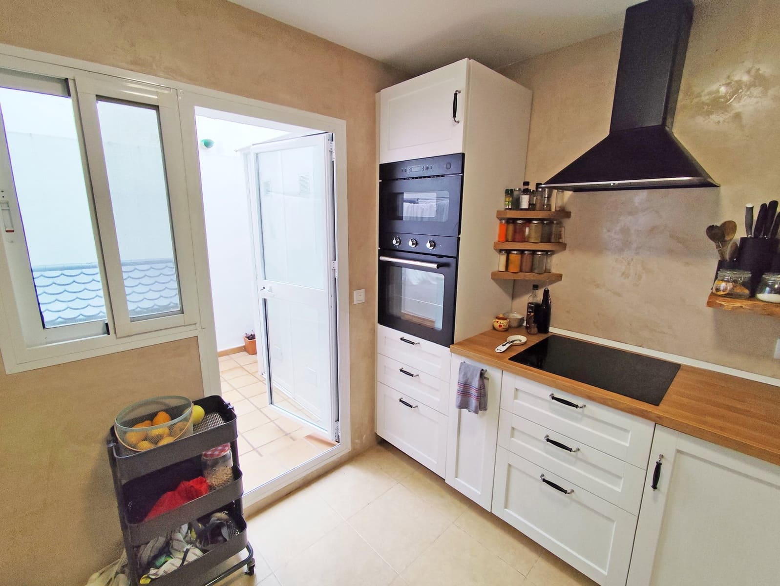 5 bedroom Townhouse for sale in Vejer de la Frontera with pool - € 350,000 (Ref: 9889519)