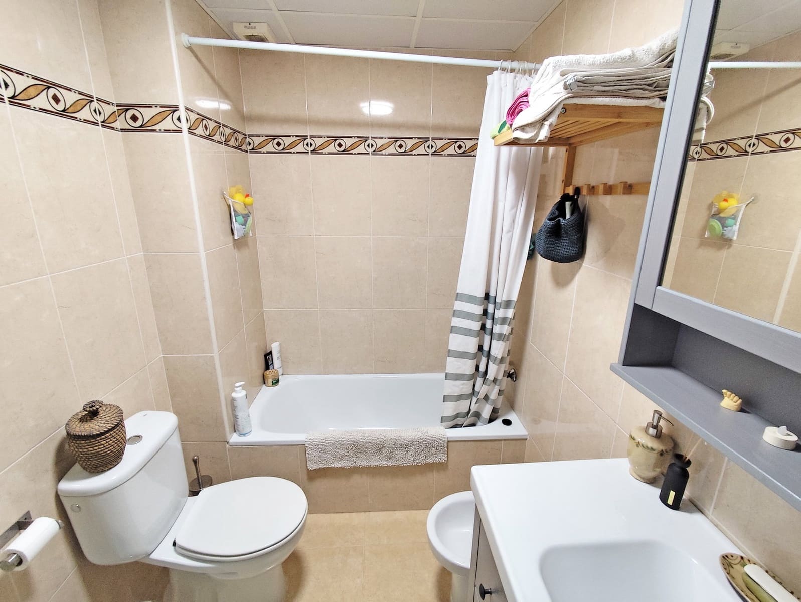 5 bedroom Townhouse for sale in Vejer de la Frontera with pool - € 350,000 (Ref: 9889519)