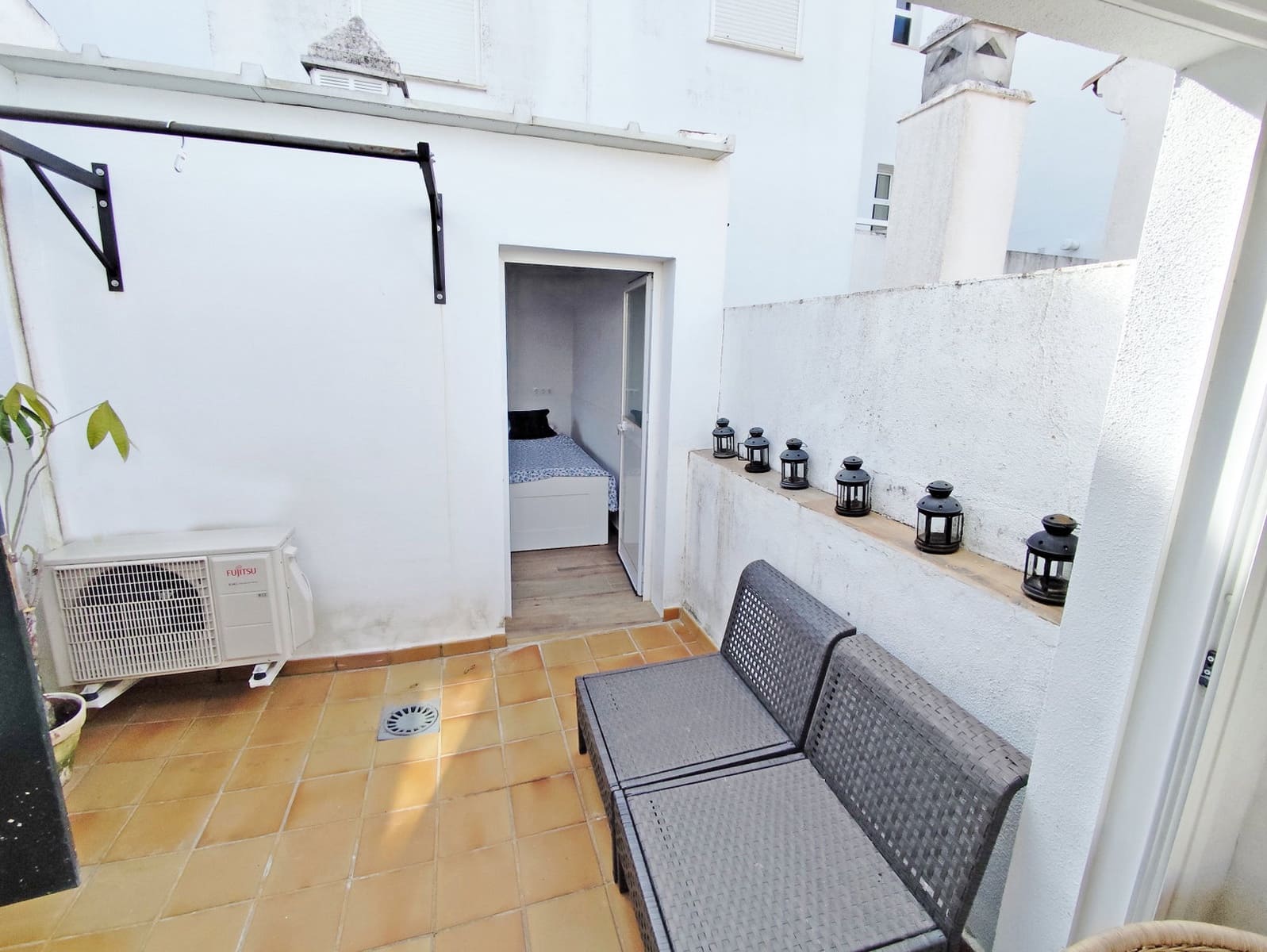 5 bedroom Townhouse for sale in Vejer de la Frontera with pool - € 350,000 (Ref: 9889519)