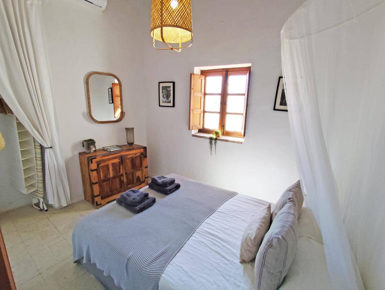 2 bedroom Apartment for sale in Vejer de la Frontera - € 199,000 (Ref: 9889520)