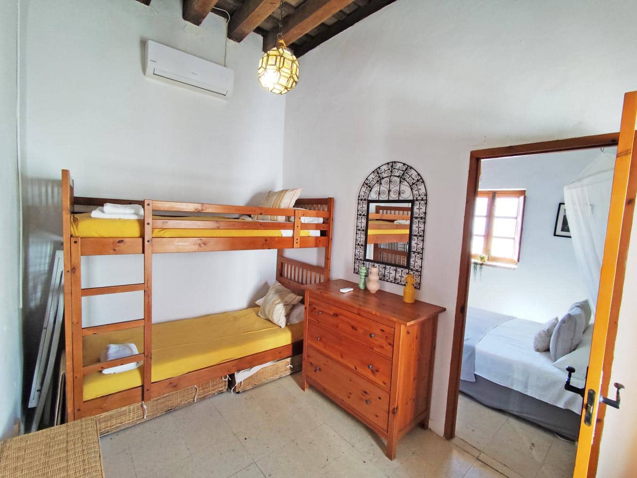 2 bedroom Apartment for sale in Vejer de la Frontera - € 199,000 (Ref: 9889520)