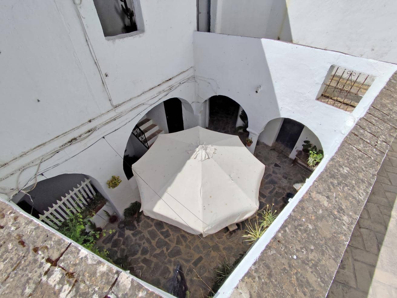 2 bedroom Apartment for sale in Vejer de la Frontera - € 199,000 (Ref: 9889520)