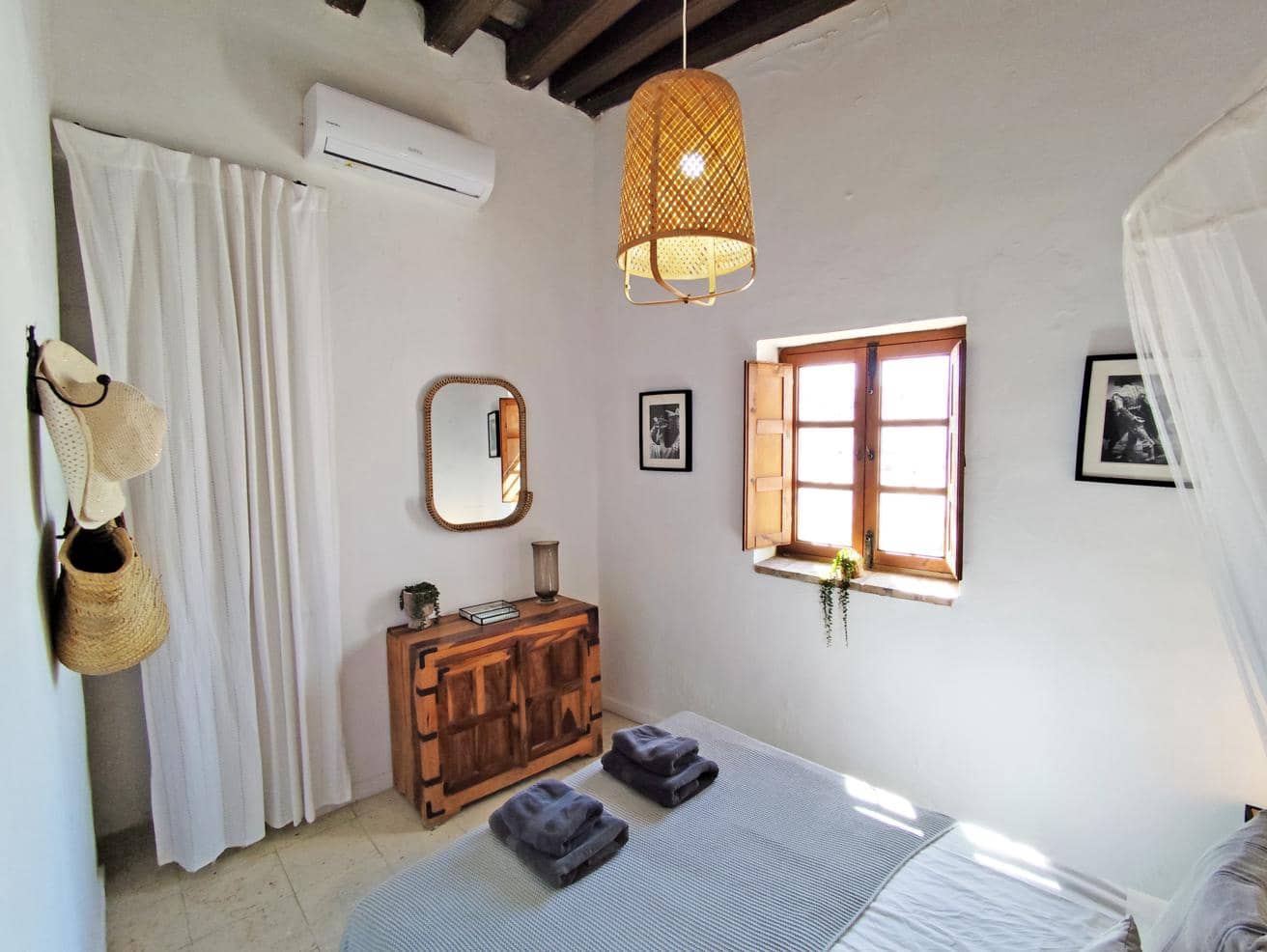 2 bedroom Apartment for sale in Vejer de la Frontera - € 199,000 (Ref: 9889520)