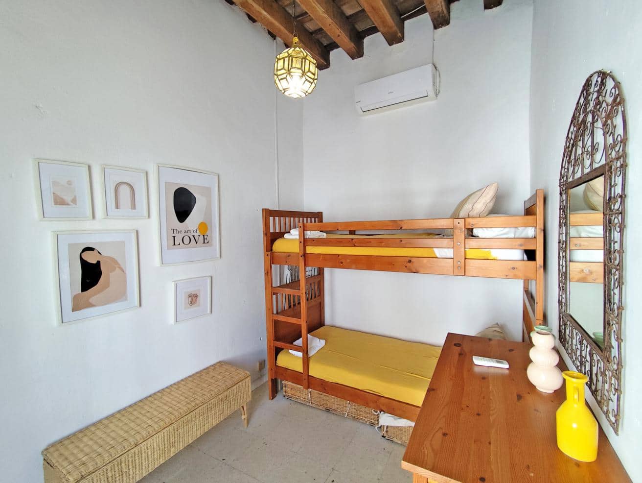 2 bedroom Apartment for sale in Vejer de la Frontera - € 199,000 (Ref: 9889520)