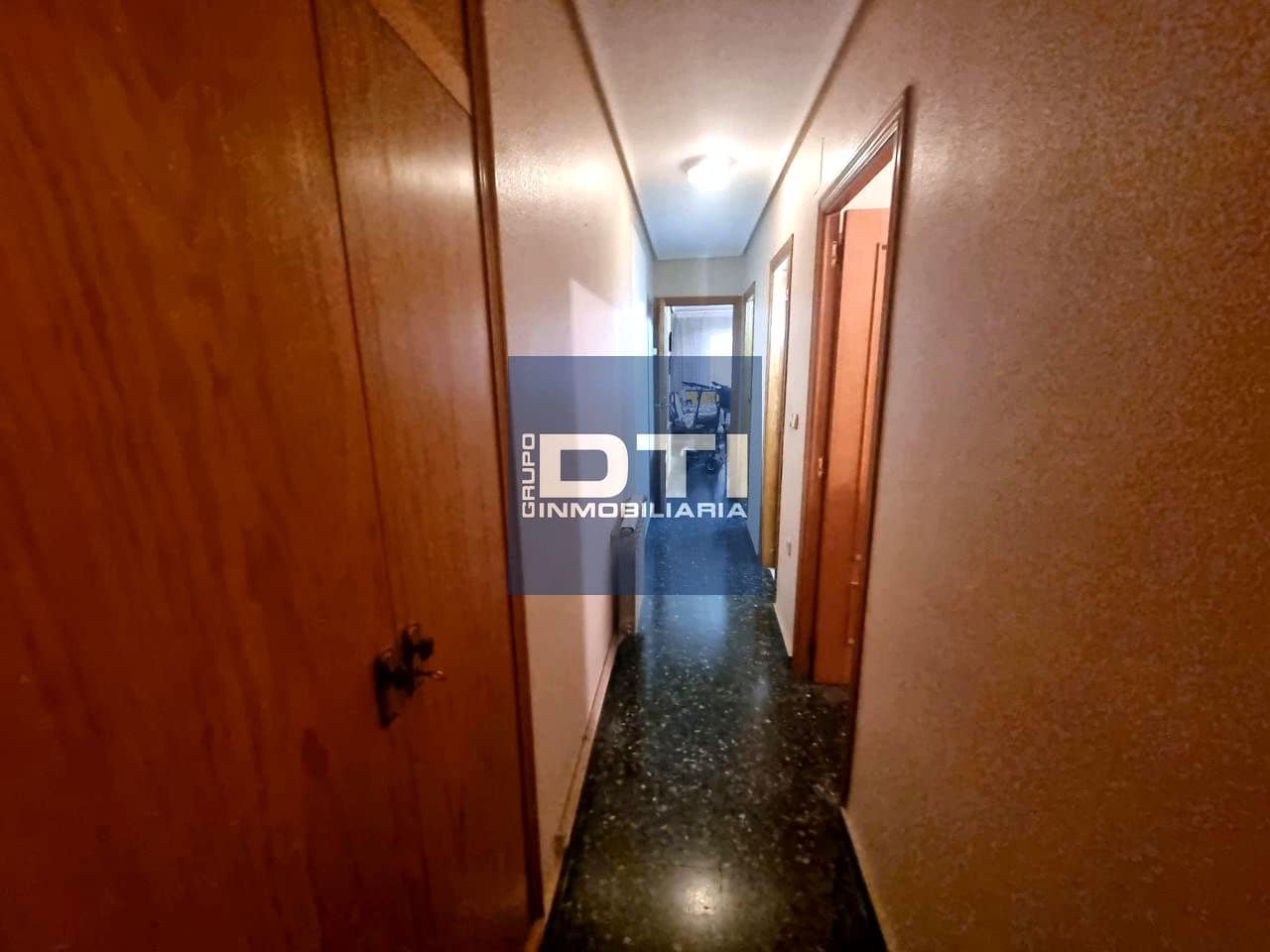 4 slaapkamer Flat te koop in Albacete stad met garage - € 265.000 (Ref: 9394112)