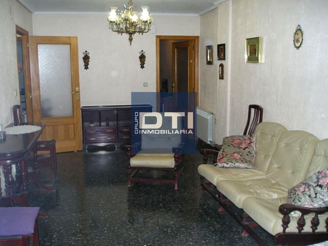 4 slaapkamer Flat te koop in Franciscanos, Albacete stad met garage - € 265.000 (Ref: 9394112)