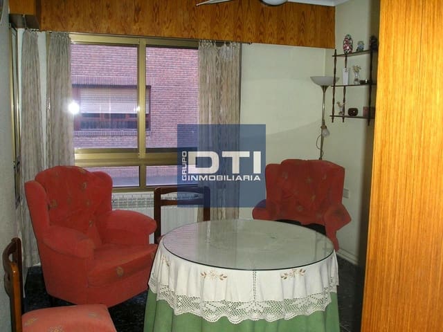 4 slaapkamer Flat te koop in Franciscanos, Albacete stad met garage - € 265.000 (Ref: 9394112)