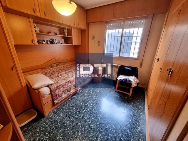 4 slaapkamer Flat te koop in Franciscanos, Albacete stad met garage - € 265.000 (Ref: 9394112)