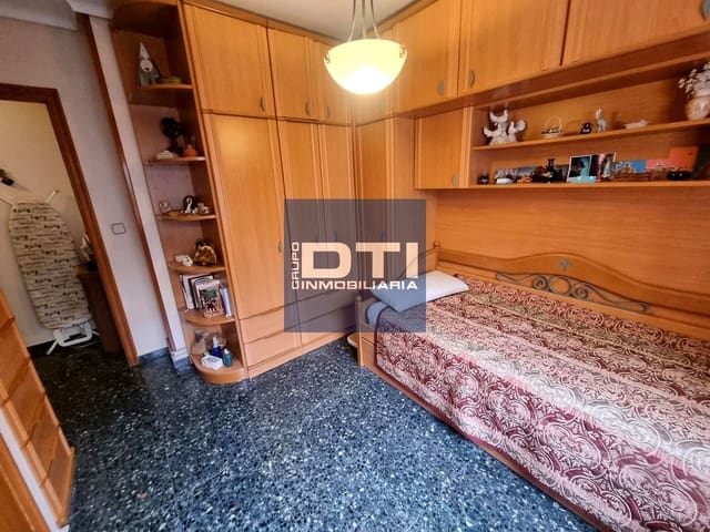 4 slaapkamer Flat te koop in Franciscanos, Albacete stad met garage - € 265.000 (Ref: 9394112)