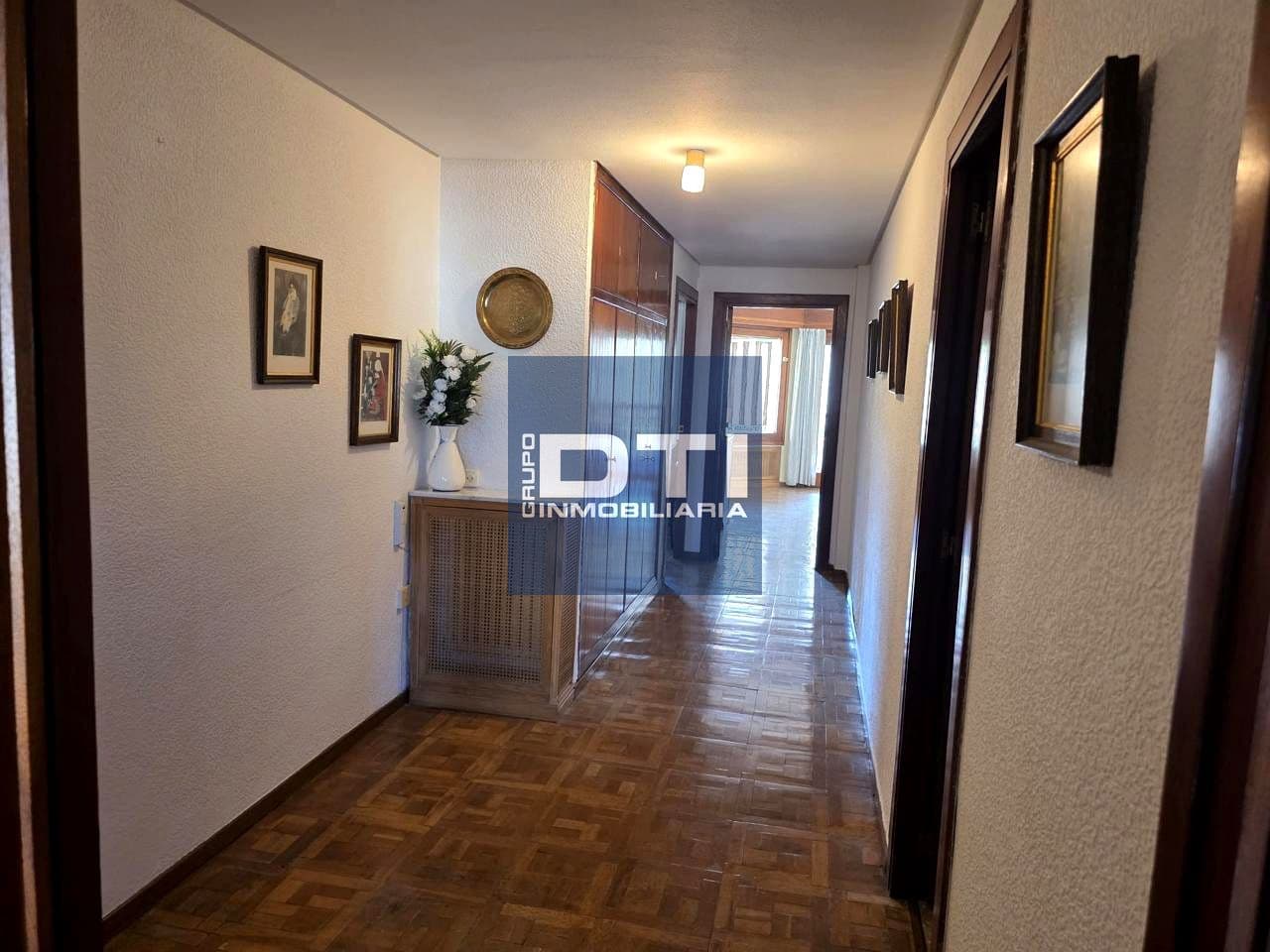 6 slaapkamer Flat te koop in Albacete stad met garage - € 537.000 (Ref: 9394113)