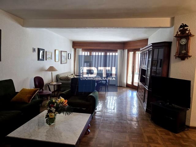 6 slaapkamer Flat te koop in Parque Sur, Albacete stad met garage - € 537.000 (Ref: 9394113)