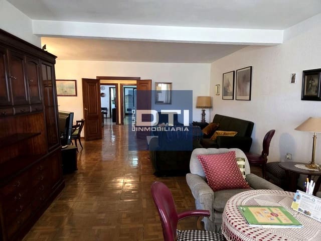 6 slaapkamer Flat te koop in Parque Sur, Albacete stad met garage - € 537.000 (Ref: 9394113)