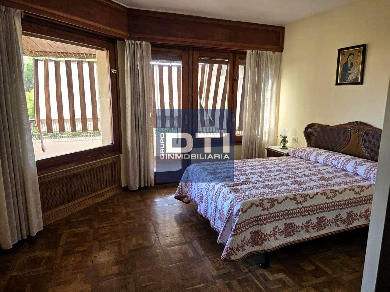6 slaapkamer Flat te koop in Albacete stad met garage - € 537.000 (Ref: 9394113)