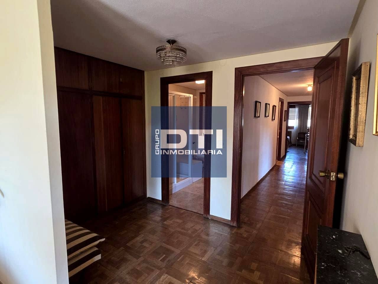 6 slaapkamer Flat te koop in Albacete stad met garage - € 537.000 (Ref: 9394113)