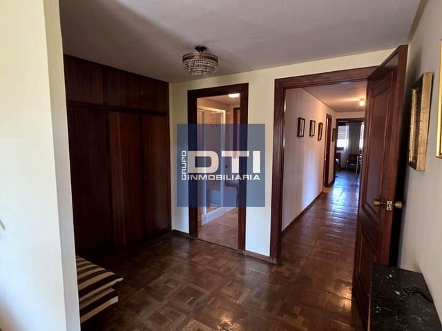 6 slaapkamer Flat te koop in Parque Sur, Albacete stad met garage - € 537.000 (Ref: 9394113)