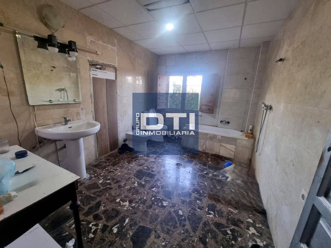 5 slaapkamer Villa te koop in Albacete stad - € 299.000 (Ref: 9394116)