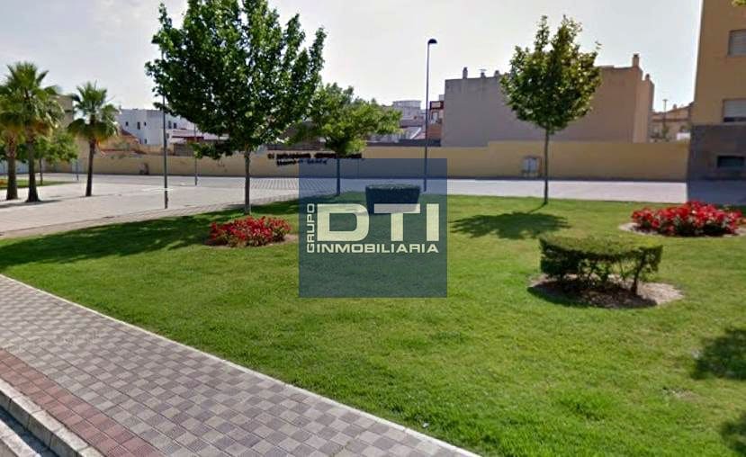 Teren niezagospodarowany na sprzedaż w Dos Hermanas - 1 250 000 € (Ref: 9394120)