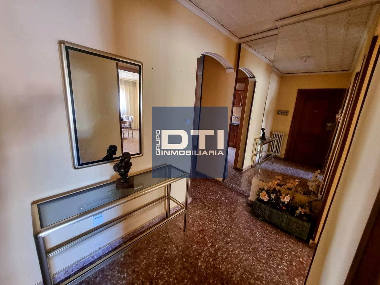 4 slaapkamer Flat te koop in Albacete stad met garage - € 175.000 (Ref: 9394121)