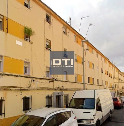 3 slaapkamer Flat te koop in Huelva stad - € 50.000 (Ref: 9394132)