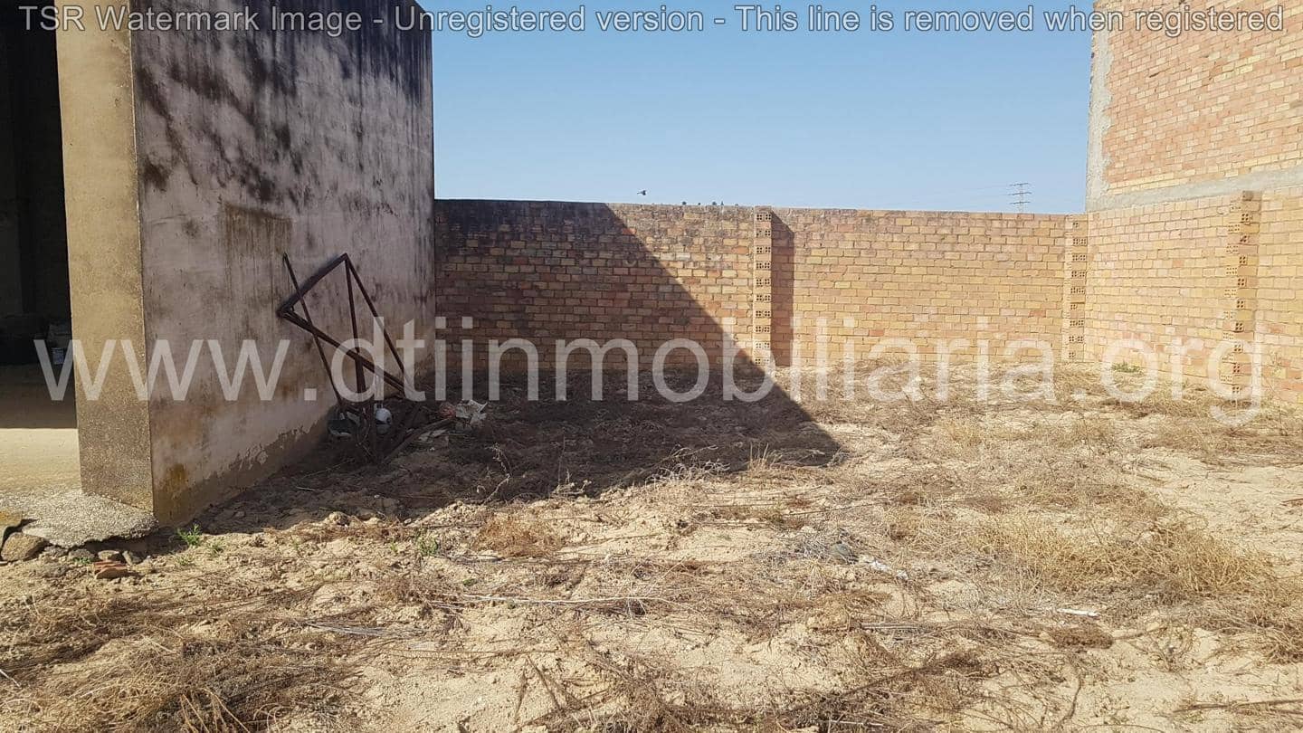 Mark till salu i La Palma del Condado - 80 000 € (Ref: 9394141)