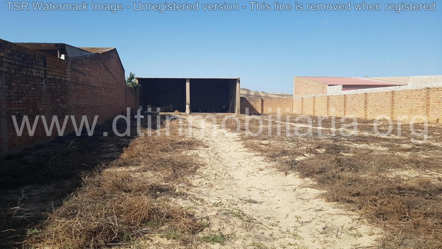 Mark till salu i La Palma del Condado - 80 000 € (Ref: 9394141)