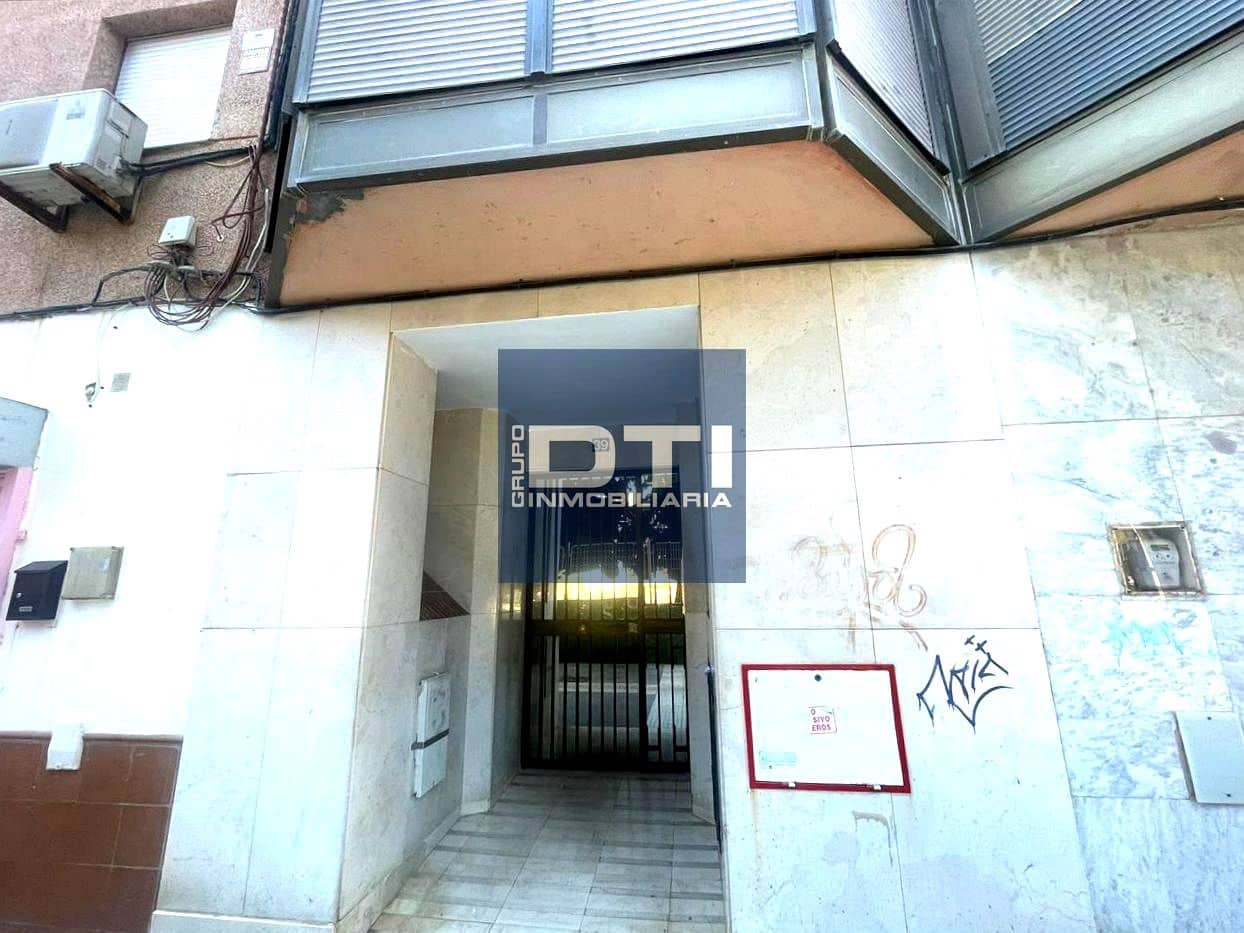 4 makuuhuone Asunto myytävänä paikassa Huelva kaupunki - 129 000 € (Ref: 9394144)