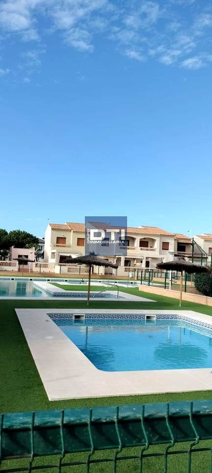 4 soveværelse Villa til salg i Punta Umbria med swimmingpool - € 397.000 (Ref: 9394152)