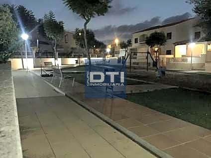 4 soveværelse Villa til salg i Punta Umbria med swimmingpool - € 397.000 (Ref: 9394152)