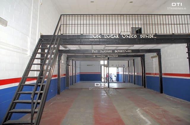 Erhverv til salg i Huelva by - € 200.000 (Ref: 9394154)