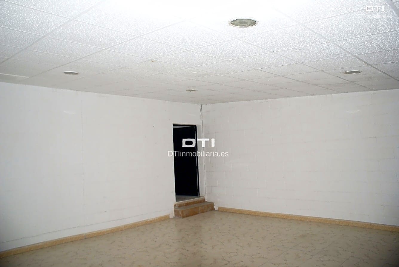 Kommersiell til salgs i Huelva by - € 200 000 (Ref: 9394154)