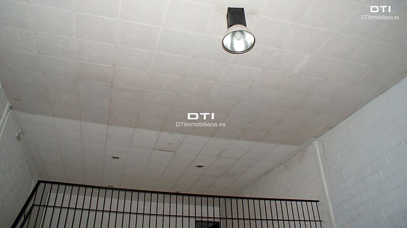 Kommersiell til salgs i Huelva by - € 200 000 (Ref: 9394154)